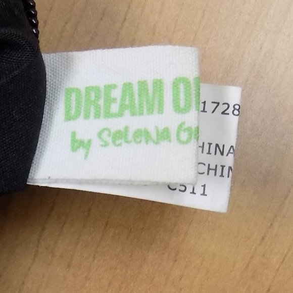 Dream On Wristlet - Picture 7 of 9